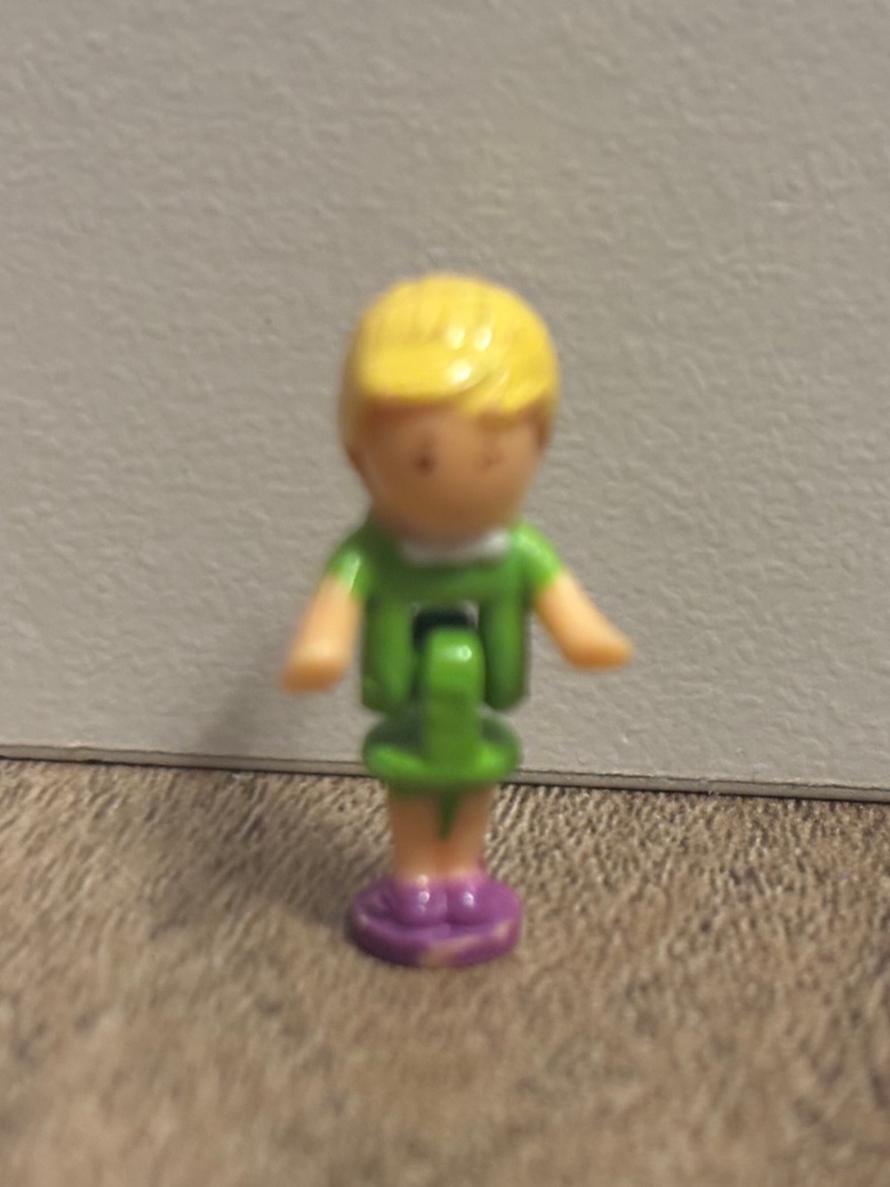 Vintage 1994 Polly Pocket Strollin’ Baby read
